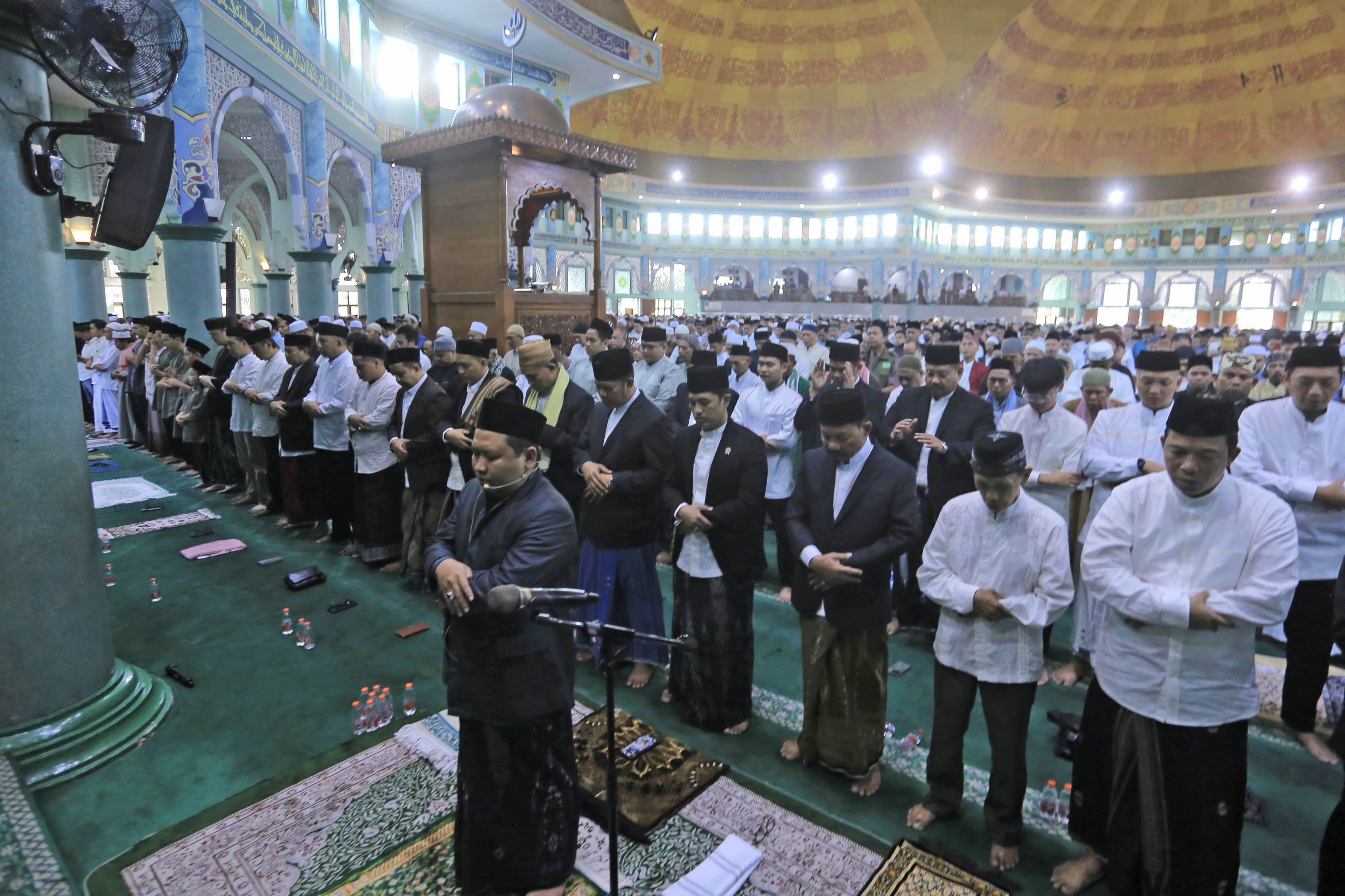 Momen Sachrudin-Maryono Salat Idulfitri di Masjid Raya Al-A\'zhom