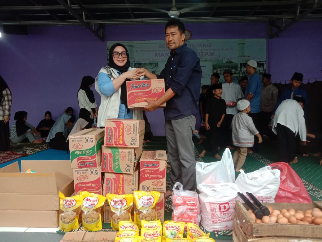 Yatim Piatu di Dua Yayasan Sumringah Usai Menerima Bingkisan dari PT IKPP Tangerang