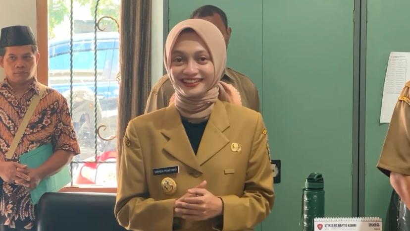 Cek Kedisiplinan ASN Lingkungan Pemkot Kediri, Mbak Vinanda Sidak Kelurahan Bangsal