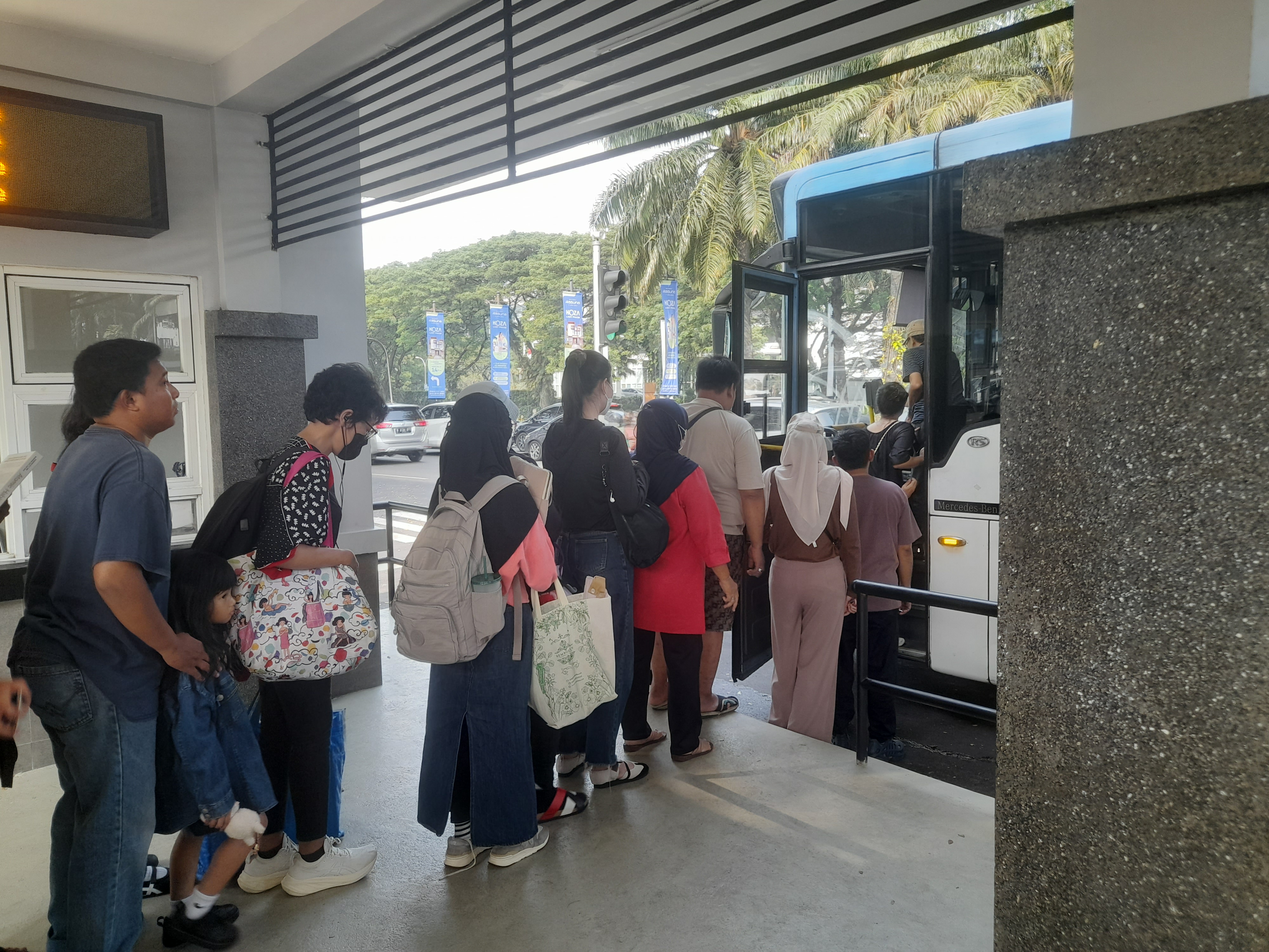 Menikmati Rute Baru Transjakarta Blok M-Alam Sutera