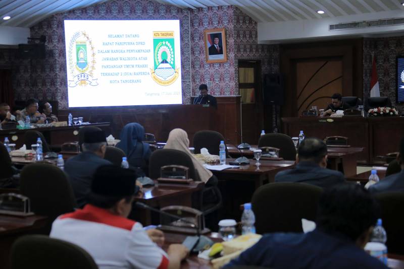 Fraksi DPRD Sampaikan Pandangan Umum Raperda RPJMD dan Pertanggungjawaban APBD 2024