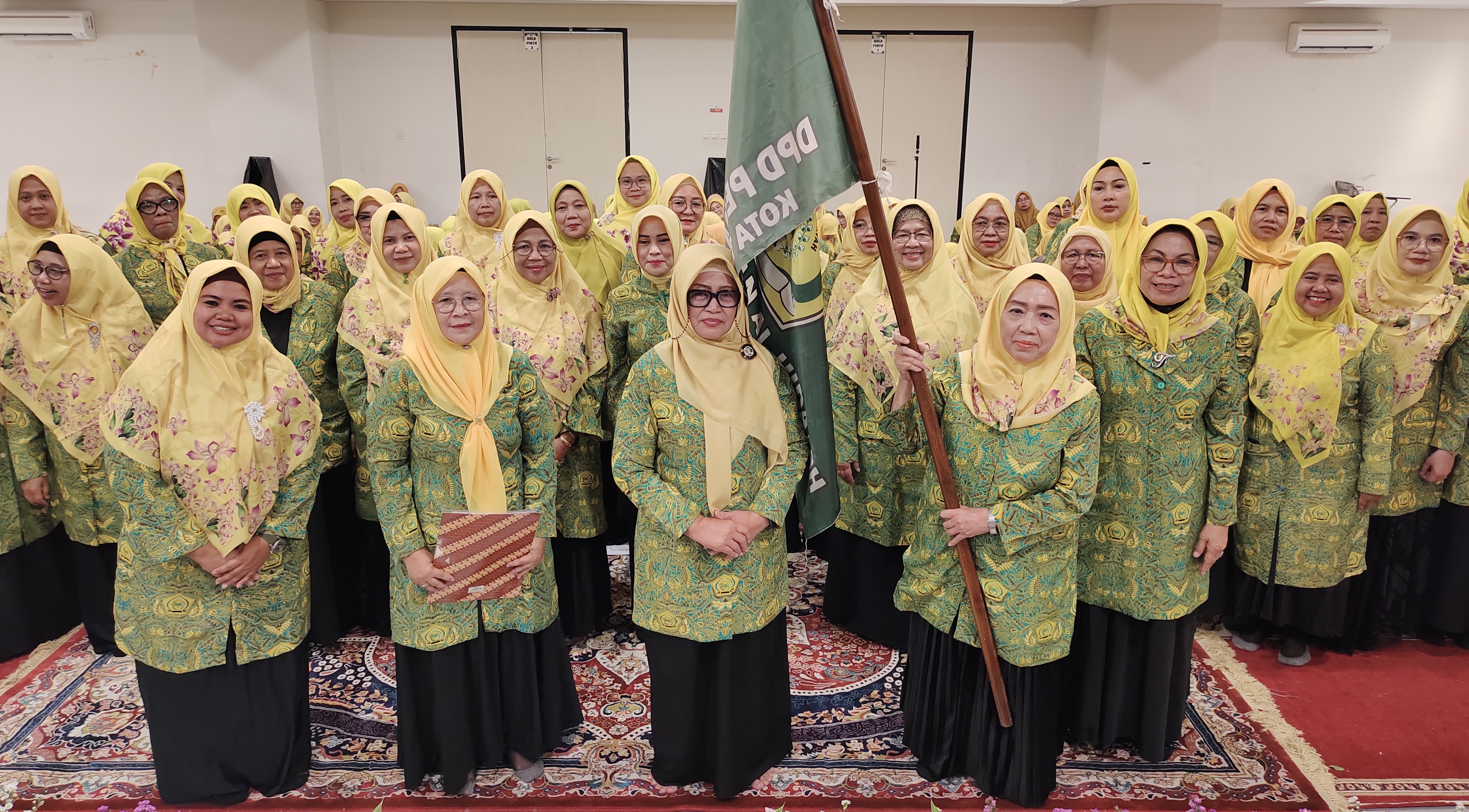 Hj Fathiyah Ph.D Kembali Pimpin Pengajian Al Hidayah Tangsel, Jamaah Kompak Suarakan Semangat Kebersamaan