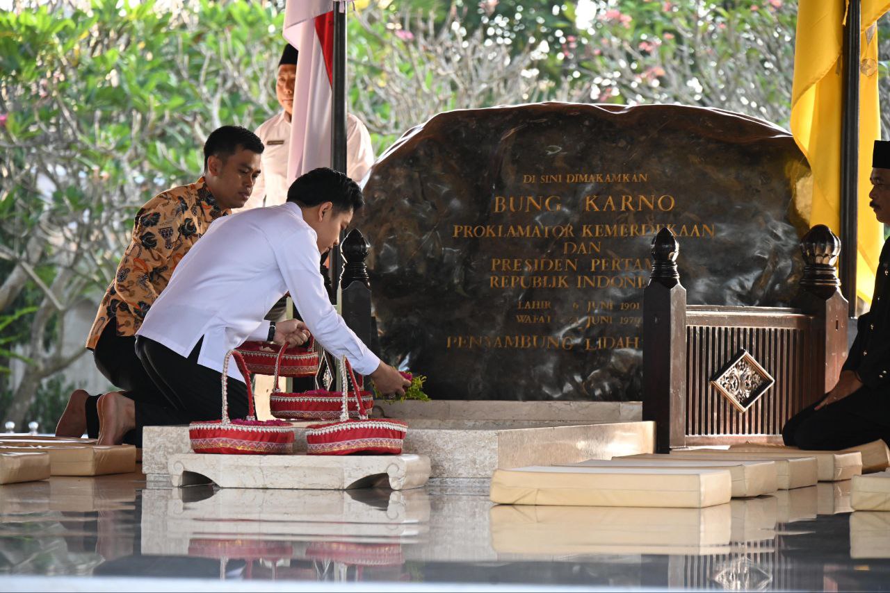 Hormati Jasa Pendiri Bangsa, Wapres Ziarah ke Makam Bung Karno