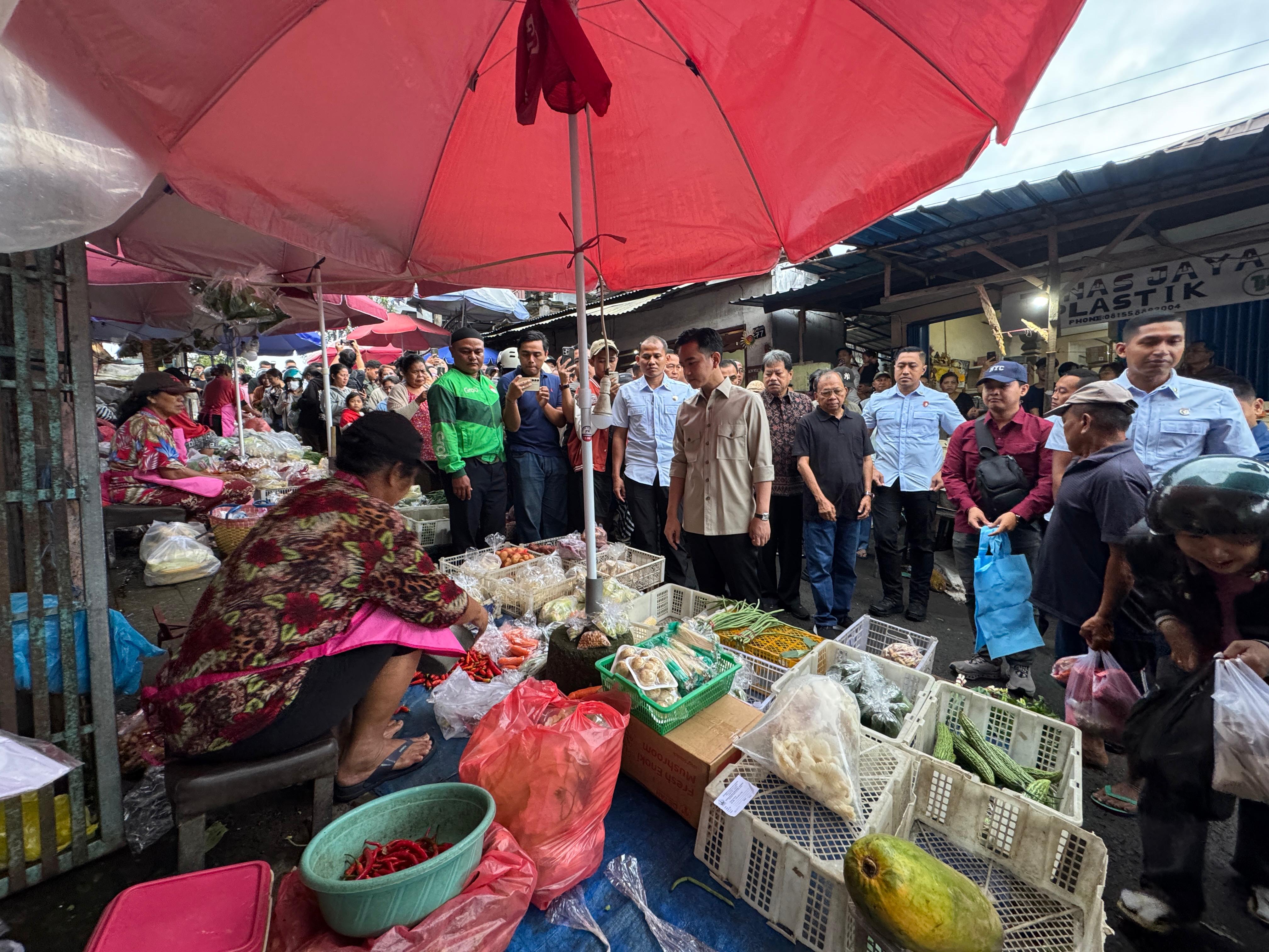 Pantau Ekonomi Warga, Wapres Tinjau Pasar Dauh Pala Tabanan