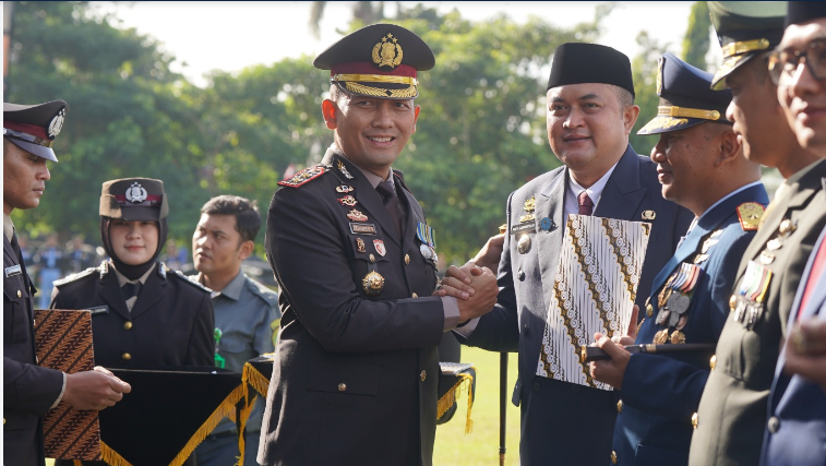 Bupati Bogor Terima Penghargaan pada HUT Bhayangkara ke-79