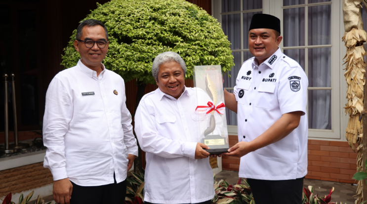 Pemkab Bogor bersama Dinas Kehutanan Pemprov Jabar Komitmen Jaga Kelestarian Gungung Sanggabuana