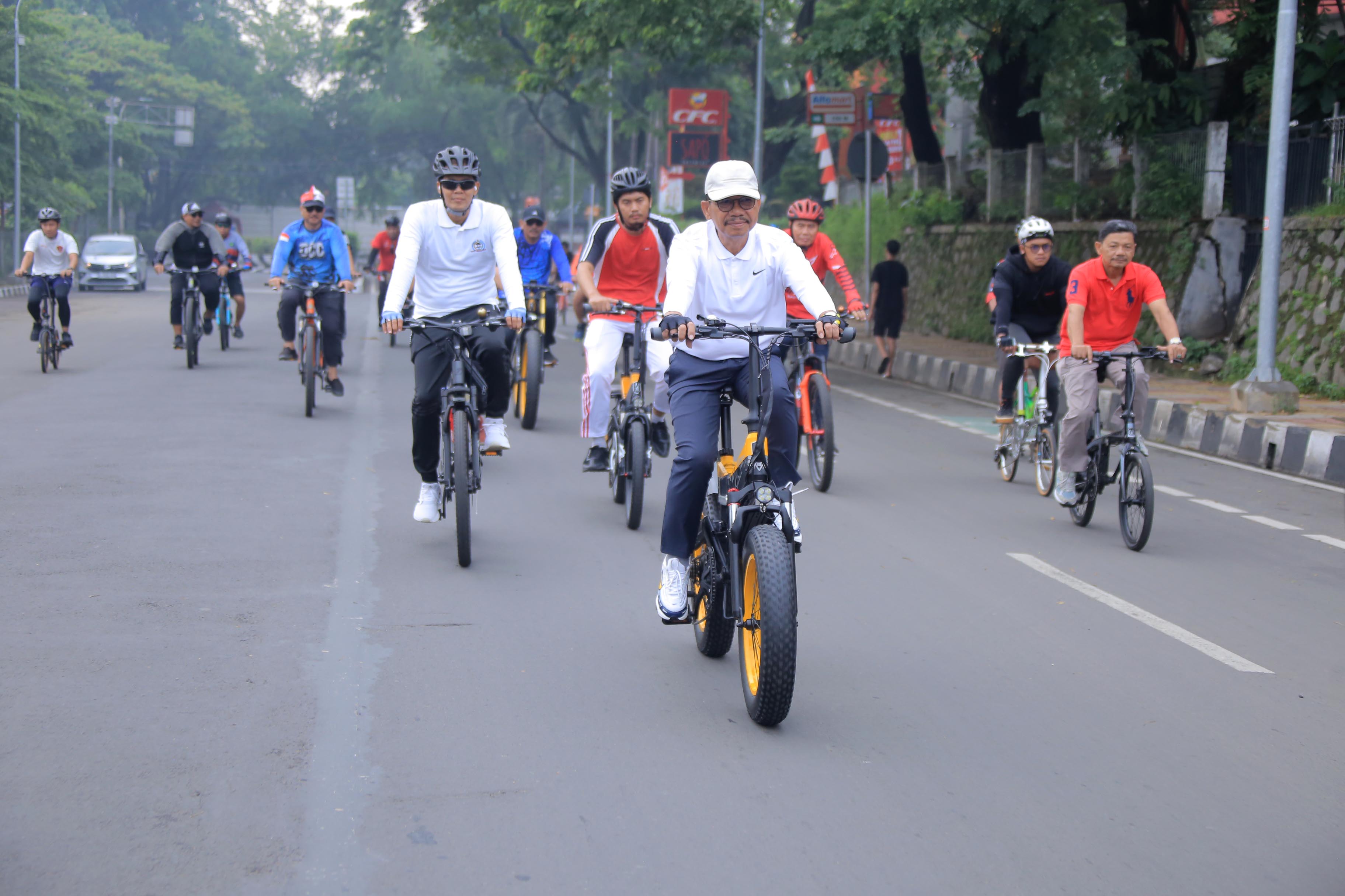 Ribuan Warga Kota Tangerang Ikuti Gowes Kemerdekaan