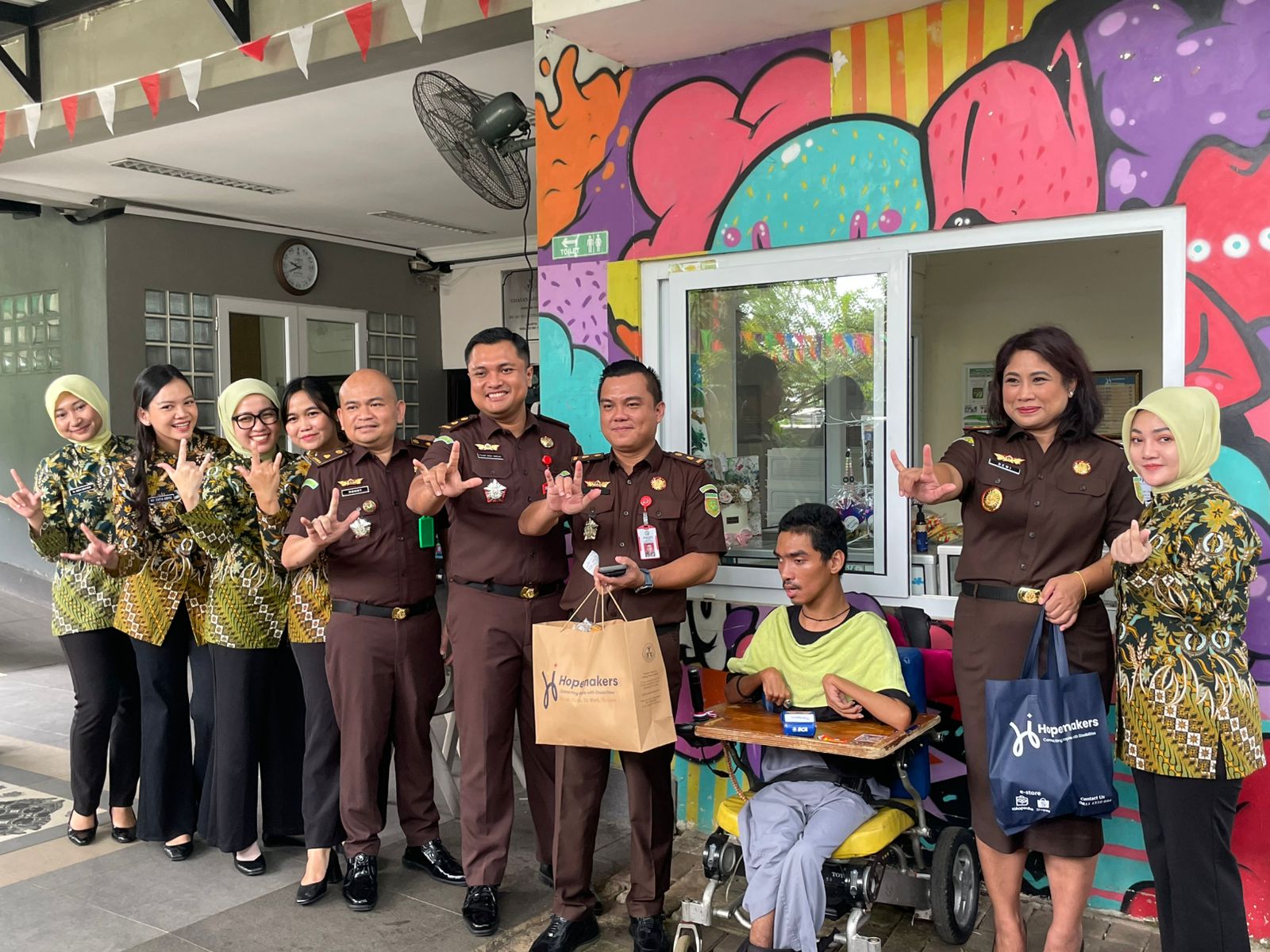 Kejari Tangsel Rayakan Hari Lahir Kejaksaan ke-80 Bersama Anak-Anak Istimewa