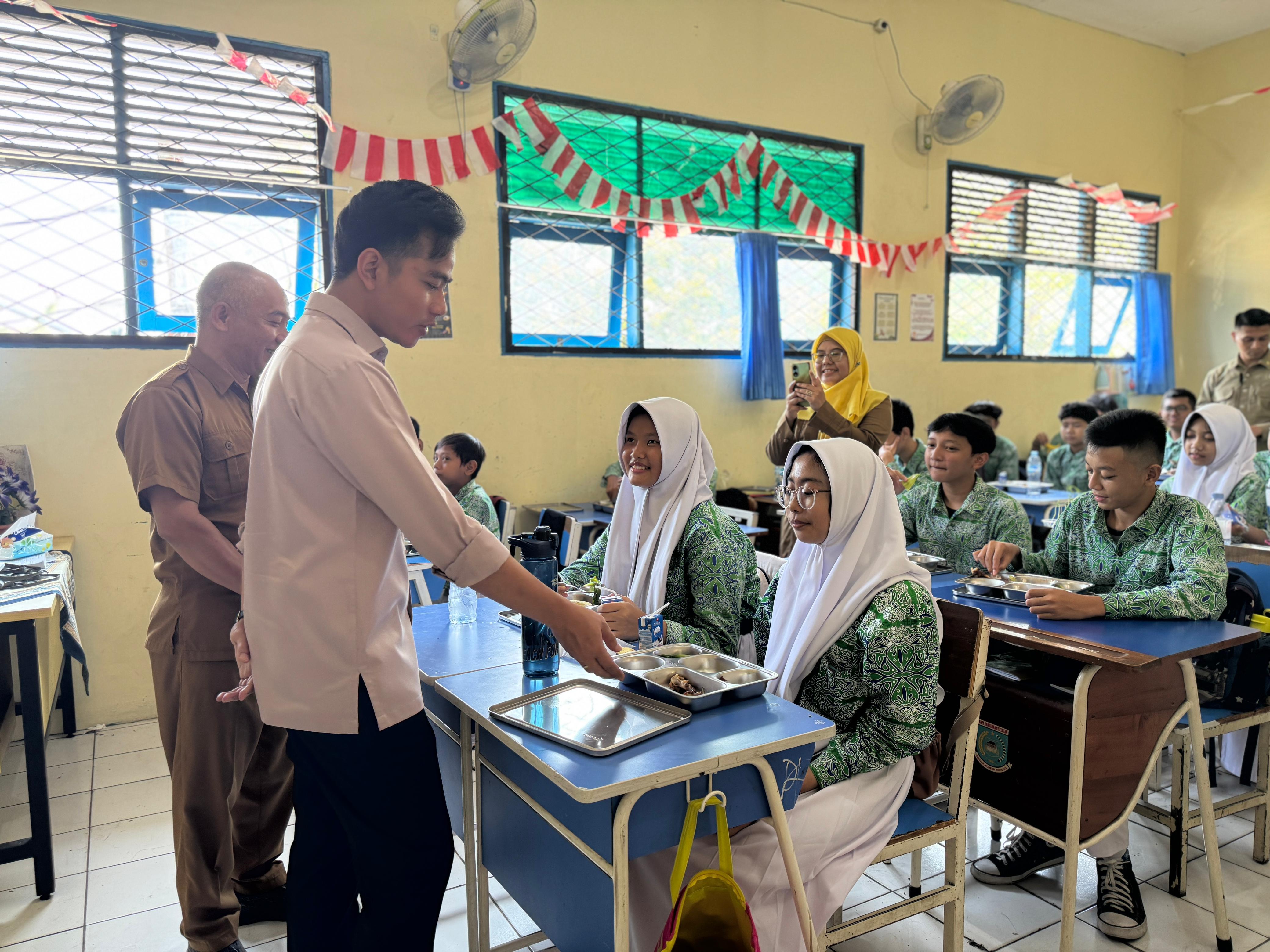 Pascademonstrasi, Kegiatan Belajar Mengajar dan program MBG di SMPN 14 dan SMPN 1 di Tangsel Kembali Berjalan