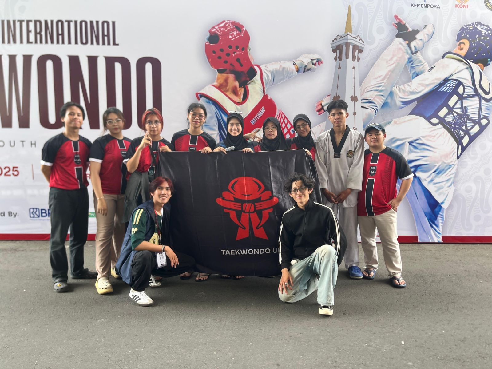 Mahasiswa UPJ Sabet 11 Medali di Kejuaraan Taekwondo Internasional Yogyakarta 2025
