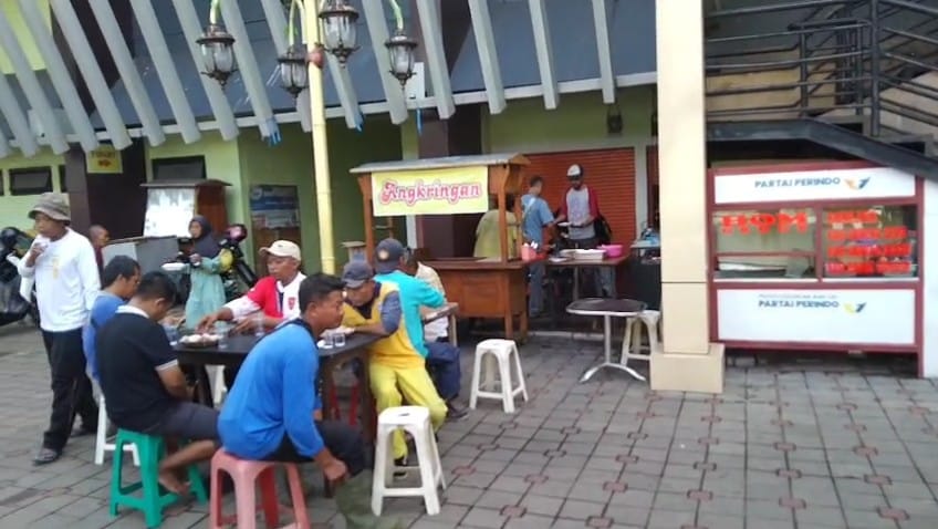 IMO- Indonesia DPC Magetan Rutin Adakan Makan Gratis Bersama