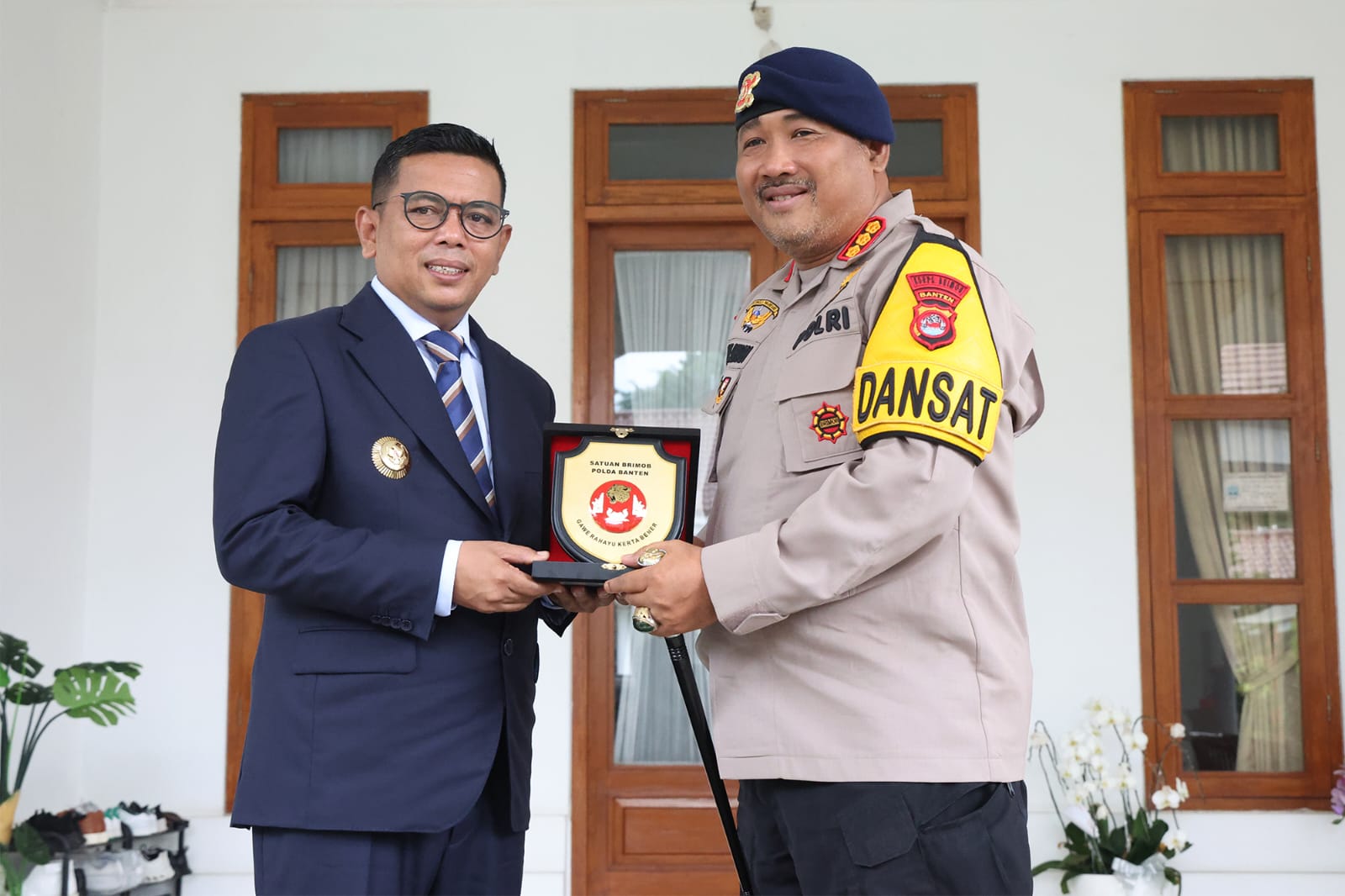 Gubernur Andra Soni dan Dansat Brimob Polda Banten Perkuat Sinergi Keamanan