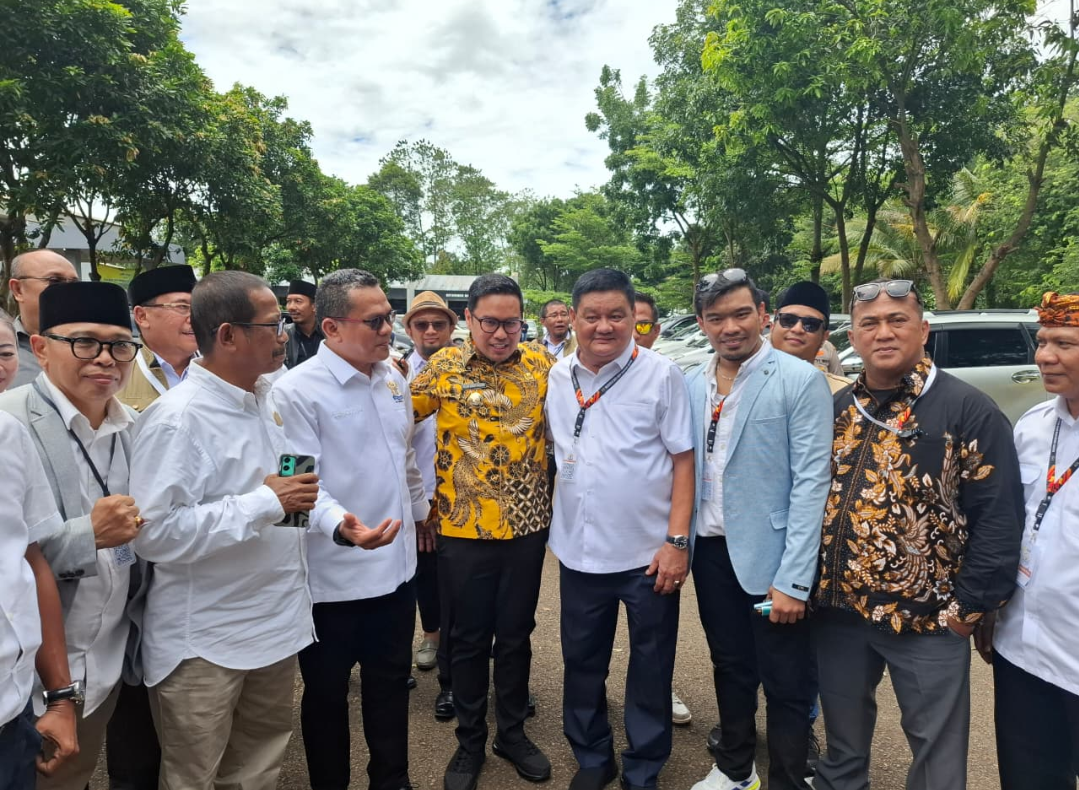 Wakil Walikota Buka Mukota IV Kadin Tangsel, Arnovi-Marhadi Dirangkul