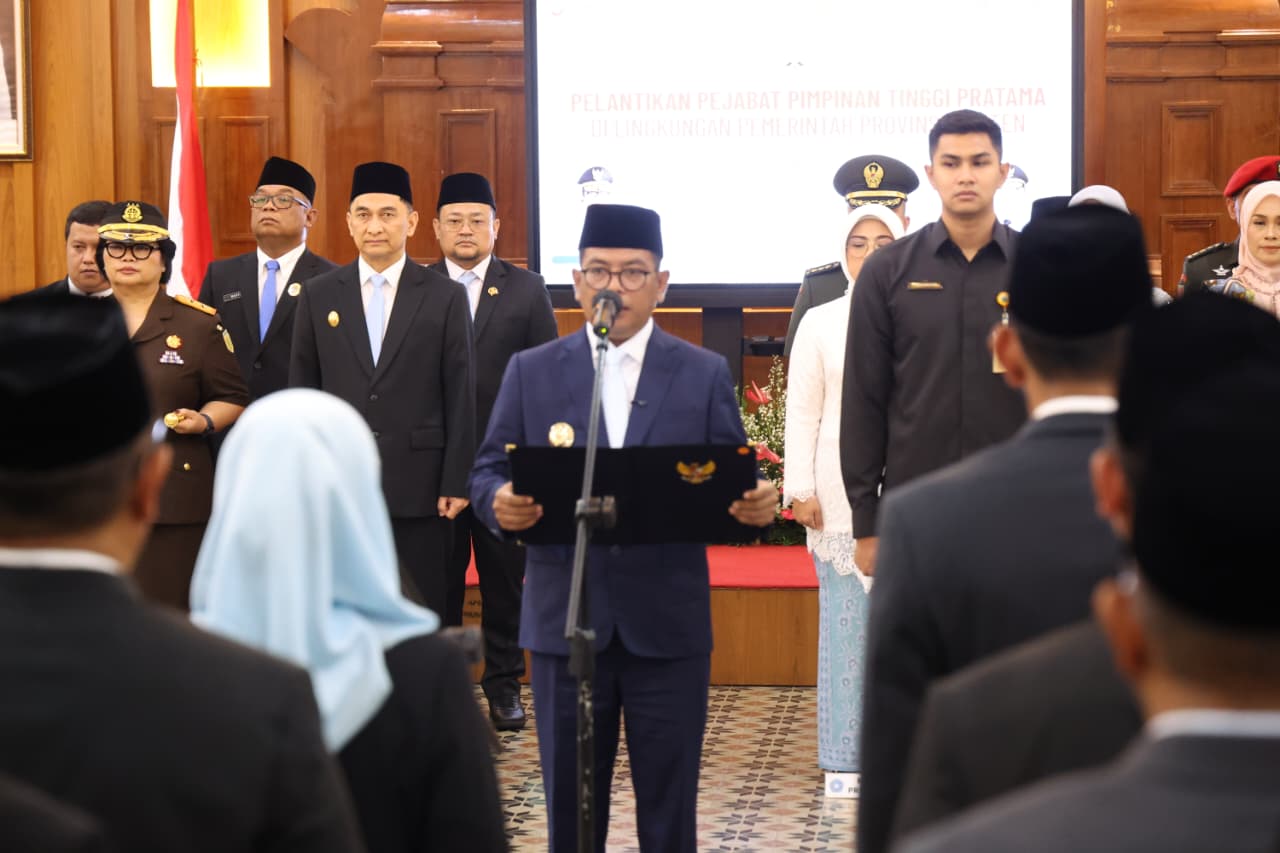 Gubernur Andra Soni  Lantik 23 Pejabat Pimpinan Tinggi Pratama
