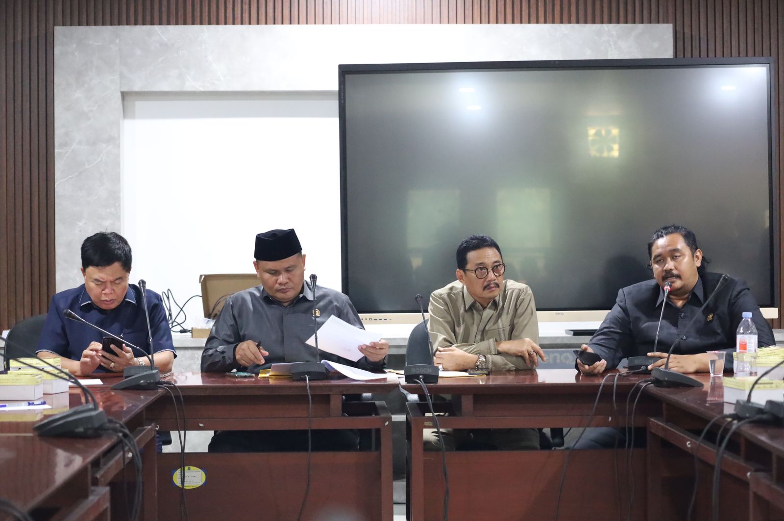 Gelar RDP, Komisi I Minta PT. GNI Membuka Akses Jalan Gg.H. Dulloh, Neglasari