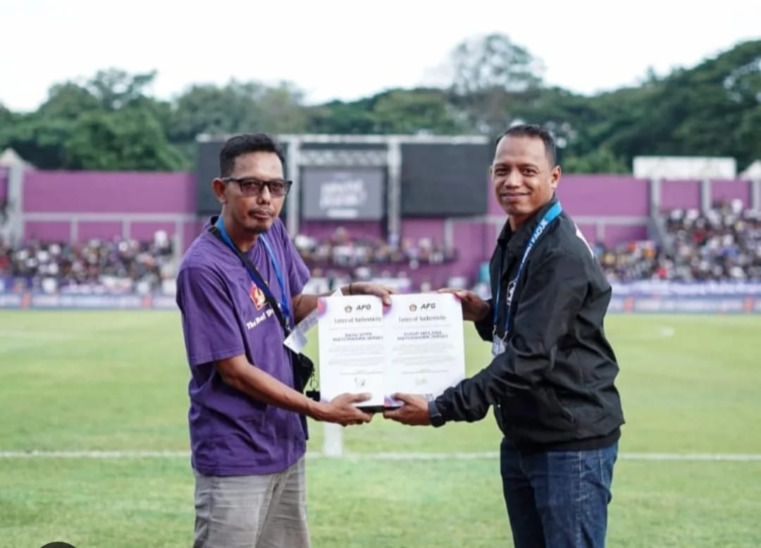 We Are Persikmania The Real Purple Borong Tiga Jersey Lelang Amal Persik Kediri
