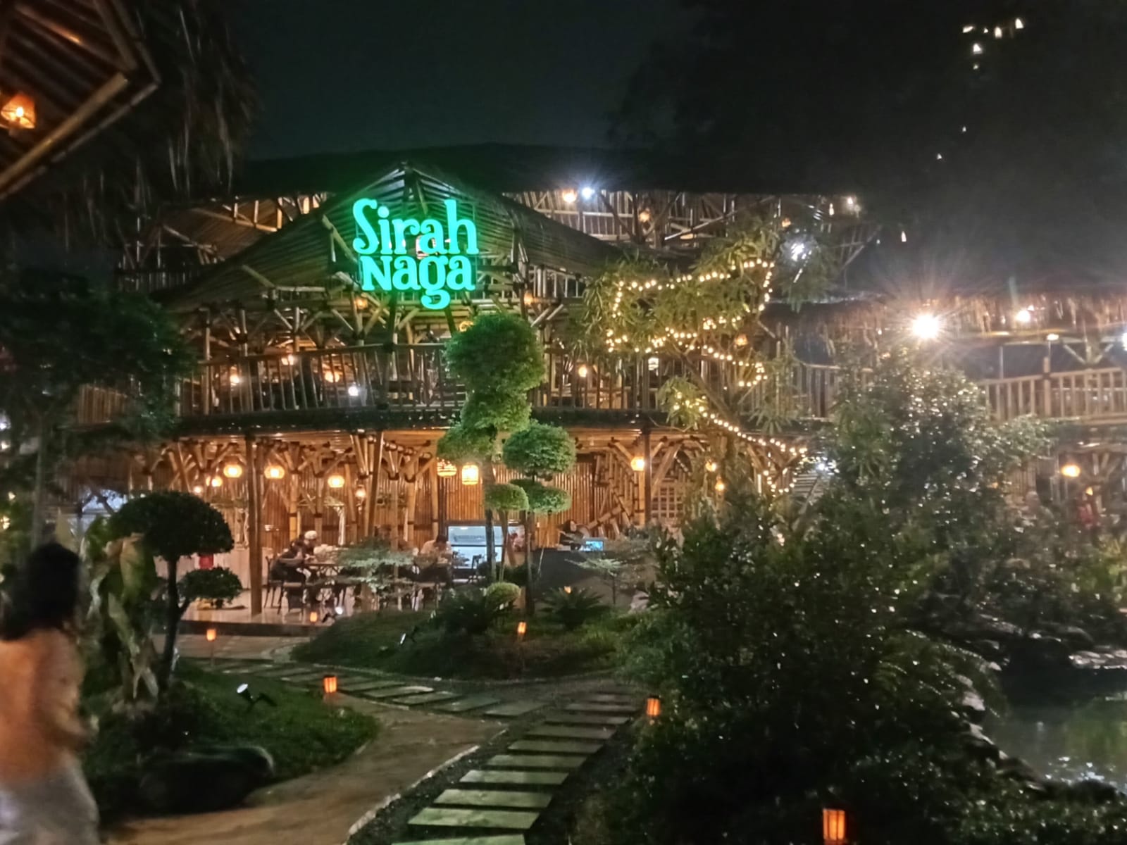 Sirah Naga Resmi Hadir di Serpong, Restoran Sunda Modern dengan Menu Turun-Temurun