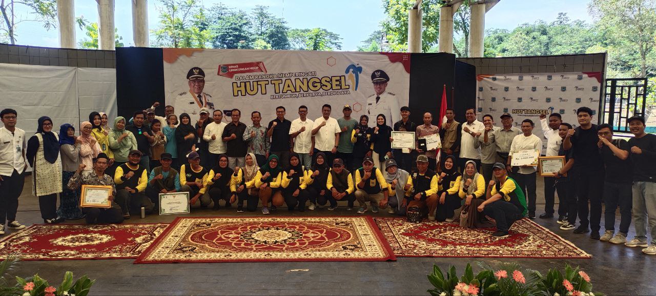 Kado Ulang Tahun ke-17 Kota Tangsel, DLH Beri Penghargaan Bagi Penggiat Lingkungan
