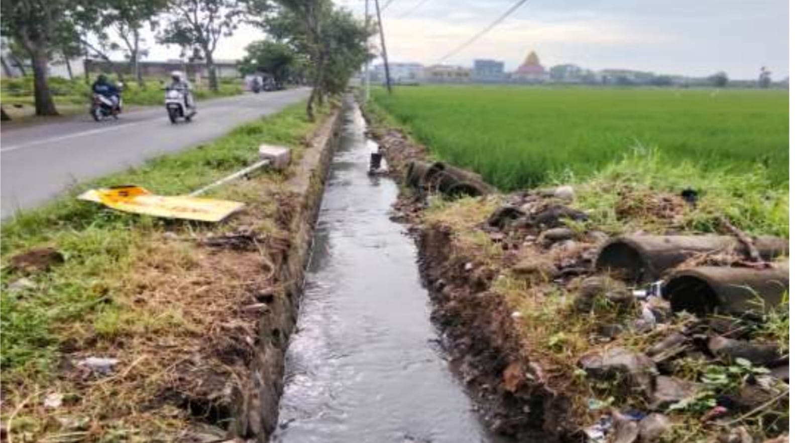 Rehabilitasi Saluran Irigasi di Kelurahan Ngampel