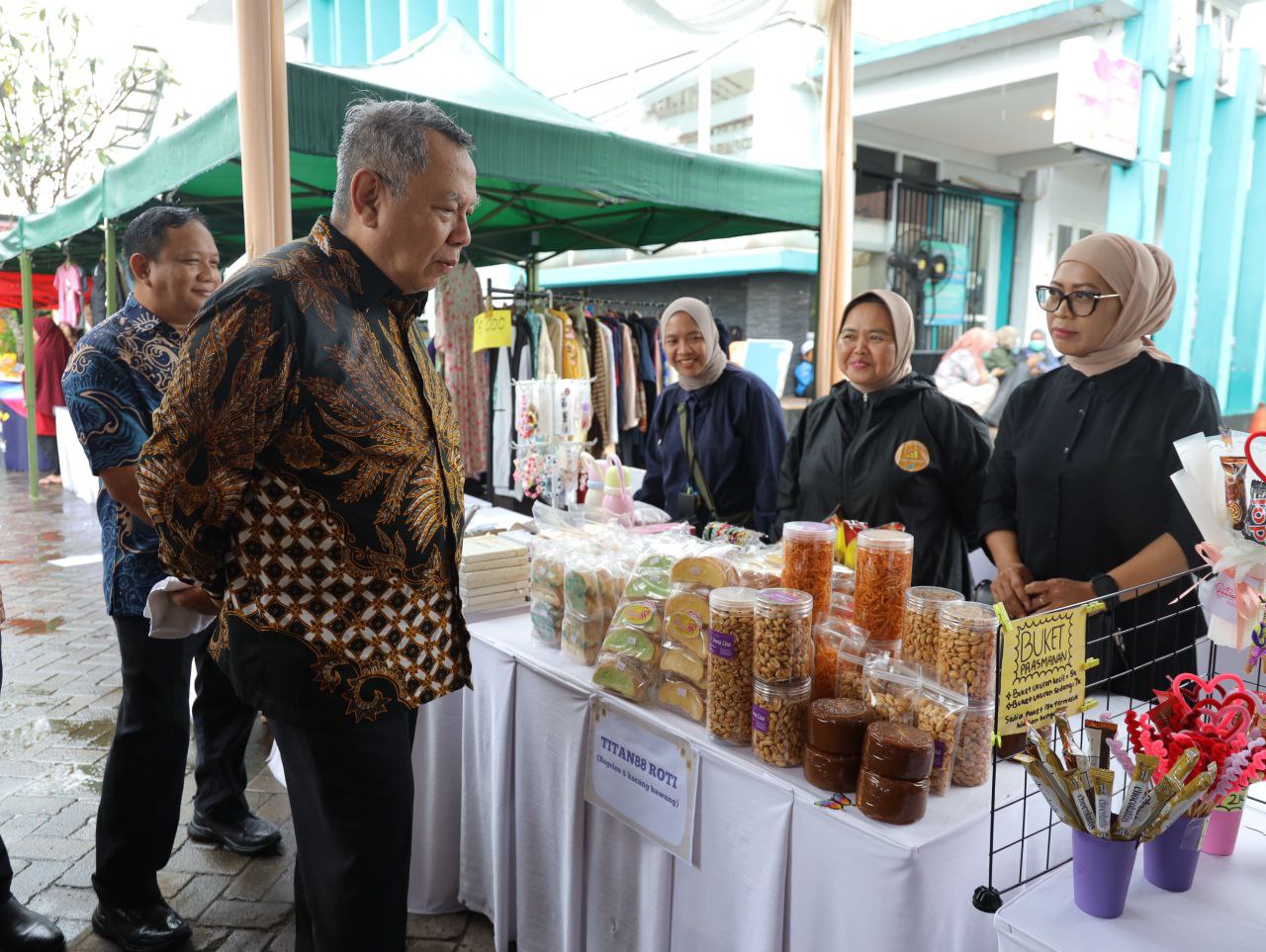 Benyamin Buka Bazar Ramadan, 11.000 Paket Diserbu Warga