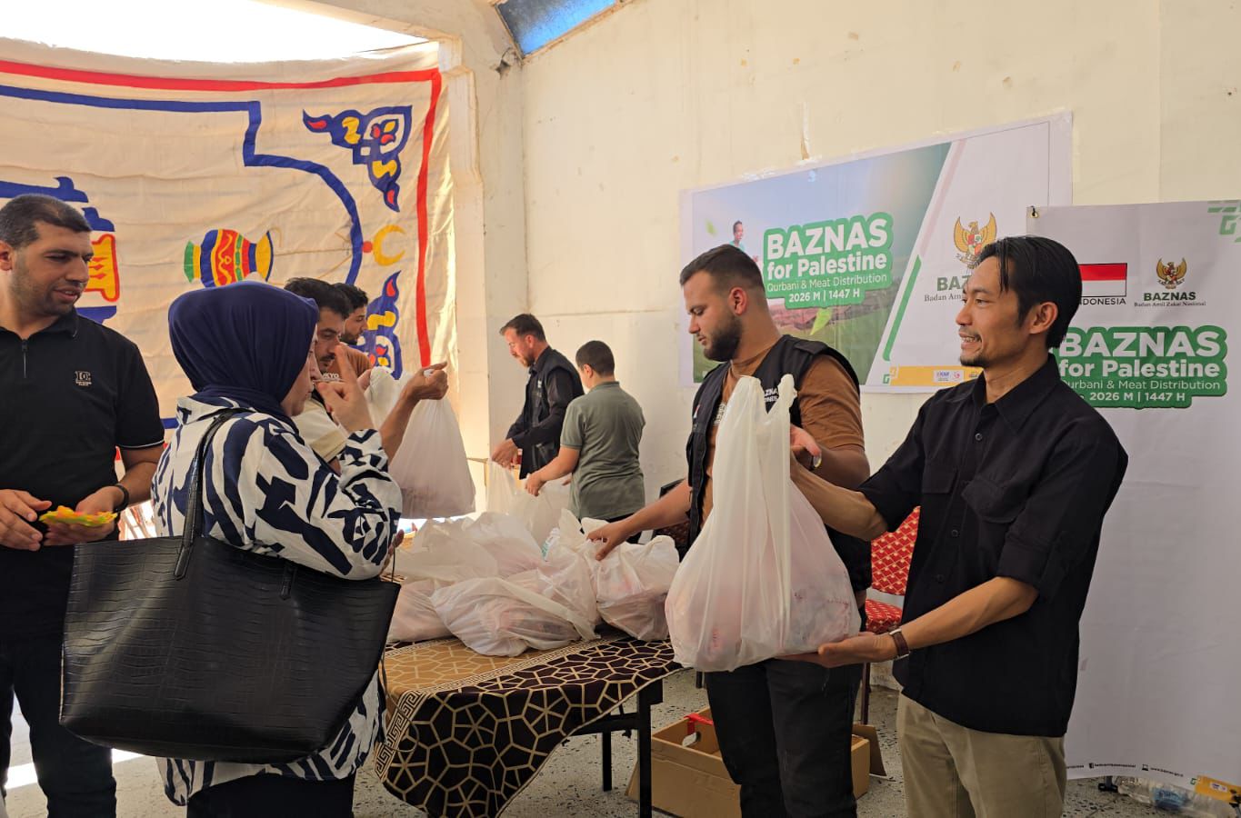 BAZNAS Salurkan Daging Kurban untuk 2.500 Pengungsi Palestina Mesir