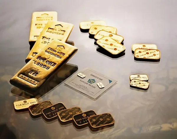 Harga Emas Antam Selasa ini Turun Rp10.000 per Gram