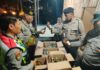 Polsek Mojoroto Razia Penjual Miras Tak Berizin, Puluhan Botol Langsung Diangkut