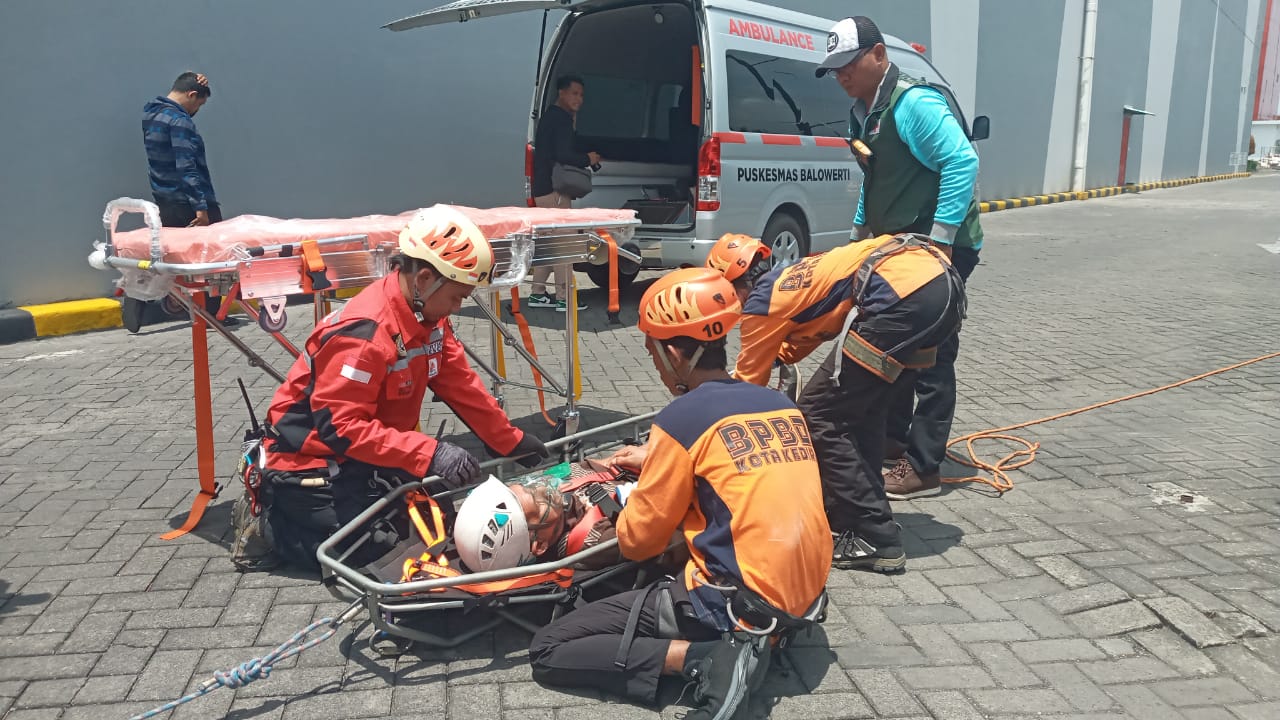 BPBD Kota Kediri Gandeng Pengelola Mal Simulasi Gempa Bumi