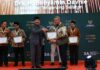 Wali Kota Tangsel Raih Penghargaan Baznas RI