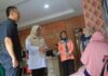 Warga Kenanga-Tangerang Bayar PBB Pakai Receh Tabungan Bertahun-Tahun