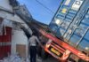 Truk Kontainer 25 Ton Tabrak Toko di Kabupaten Kediri, Beruntung Tak ada Korban Jiwa